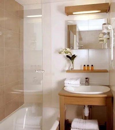 Terres De France - Bretagne Aparthotel 3*